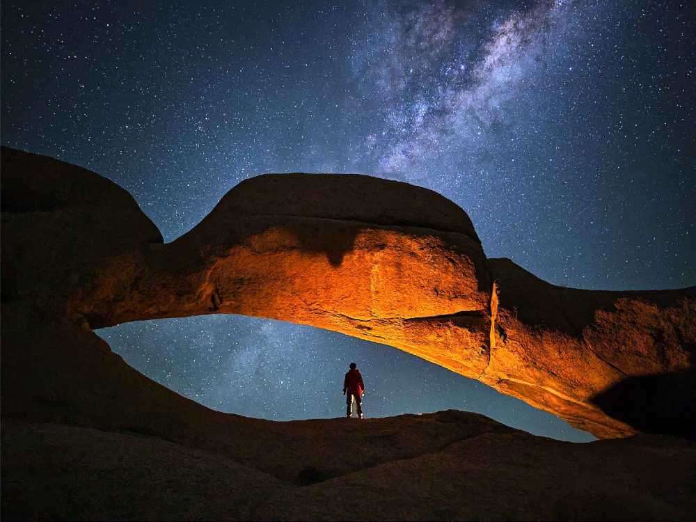 OPPO Find X9 Pro low-light camera sample showing excellent night photography with Sony LYT-828 sensor